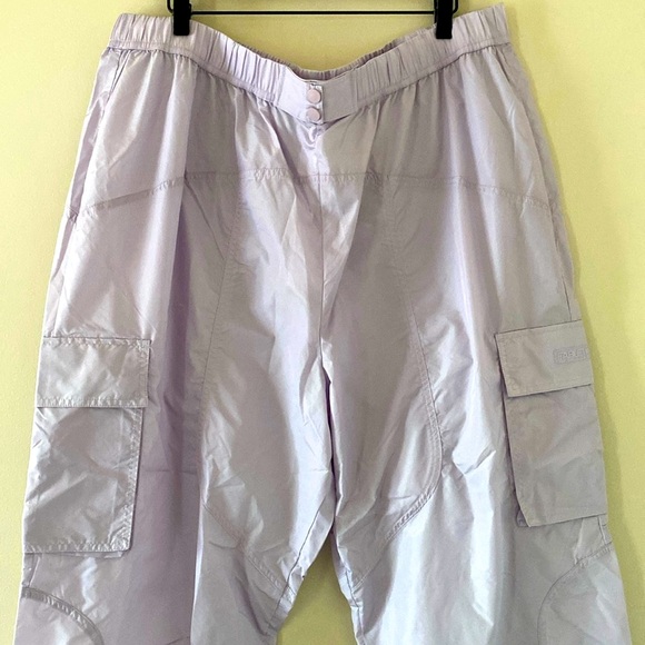 New Fabletics Parachute Pants Lightweight Cargo Jogger Lilac Lily Shine Size 1X - Picture 5 of 13